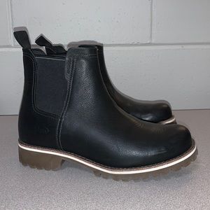 Black Chaco Fields Chelsea Boots